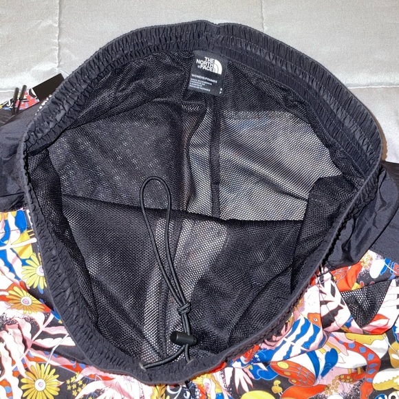 North Face Printed Hydrenaline 2000 Jogger Pants - Picture 11 of 11